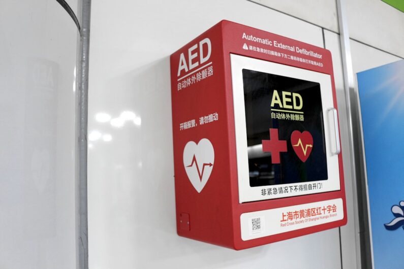 En Guide til Hjertestartere og Deres Betydning på Arbejdspladsen